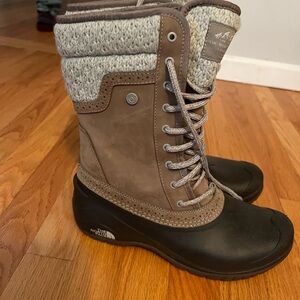 North face women’s snow boots